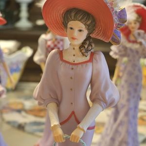 Thomas Kinkade Portrait of Style Through the Year Easter Parade Figurine